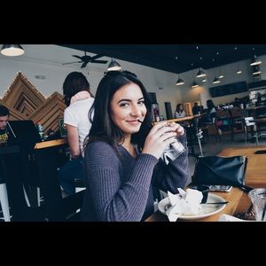 Meet your Posher, Ava